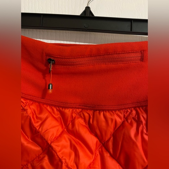 Lululemon Hot Cheeks Goose Down Wind & Water Resistant Quilted Mini Skirt Size 4 - Picture 10 of 16